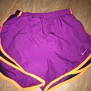 Nike Shorts Size Small *BUNDLE TO SAVE* 💜🧡